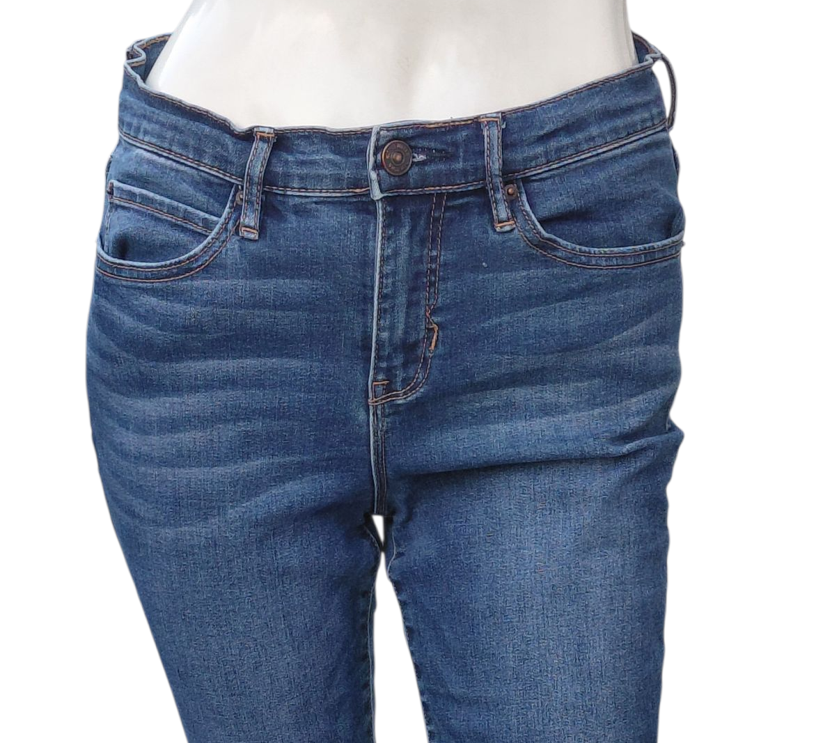 90033...Preowned Nicole Miller Ankle Crop Jeans Size 4, W26" 24"Inseam  9"Rise