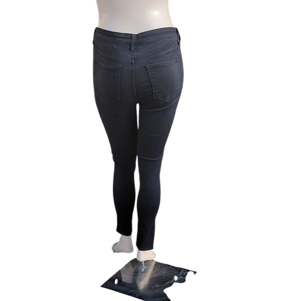 666643.....Women's Preowned  Navy Rockstar Super Skinny Jeans Size 14, W32, 27"Inseam 9"Rise