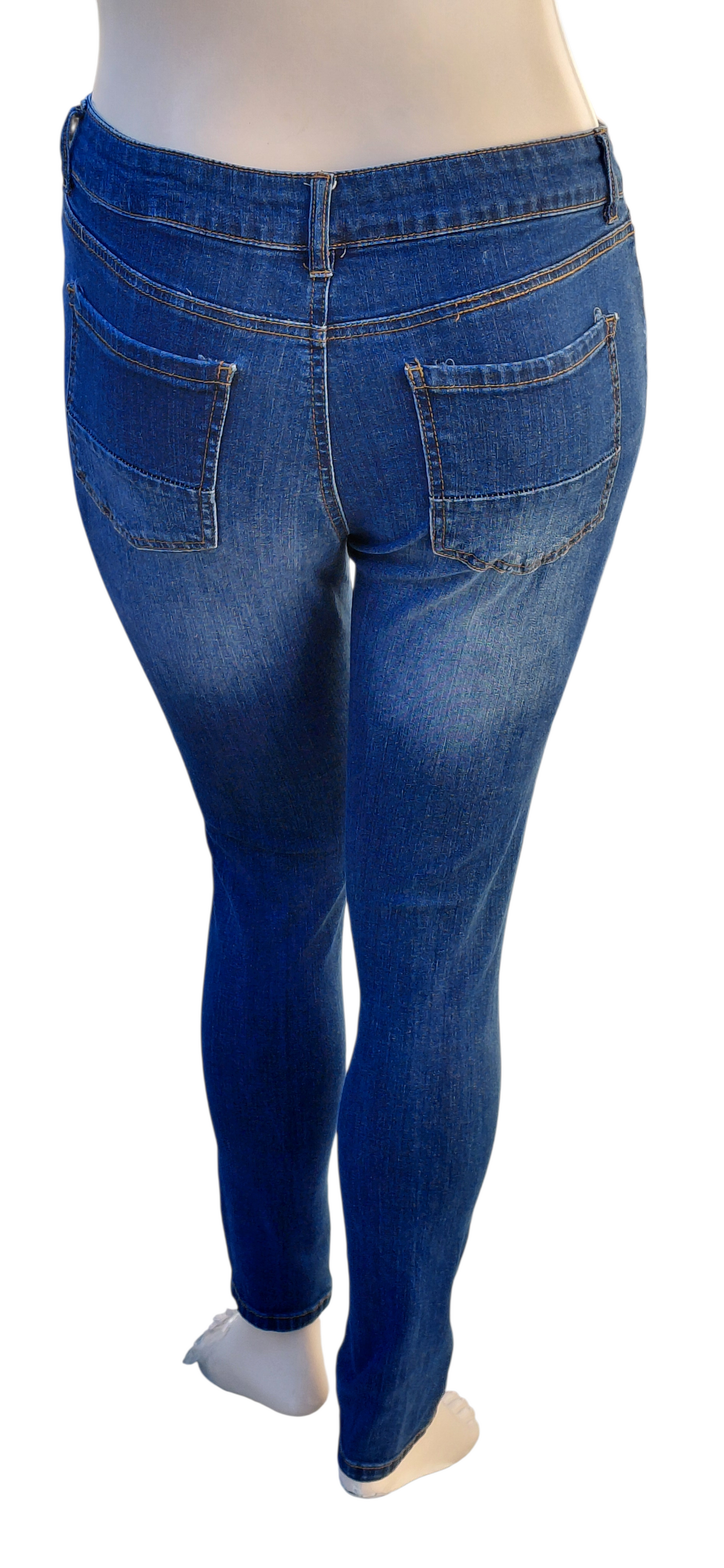 90013....Refuge Skinny Jeans Size 12, 32" Waist, 29" Inseam, 9" Rise