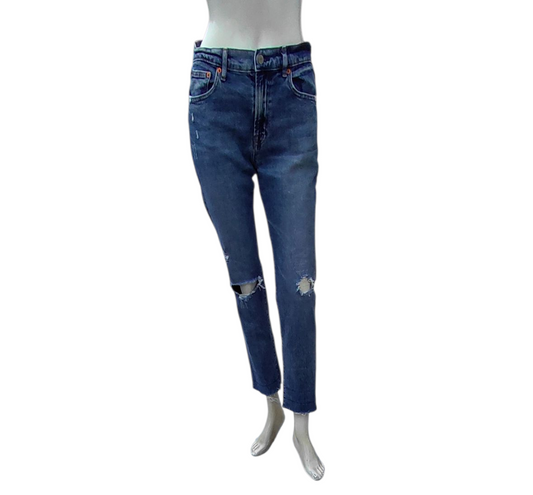 686446....Preowned Gap Girlfriend Jeans Size 2/26, 9" Rise