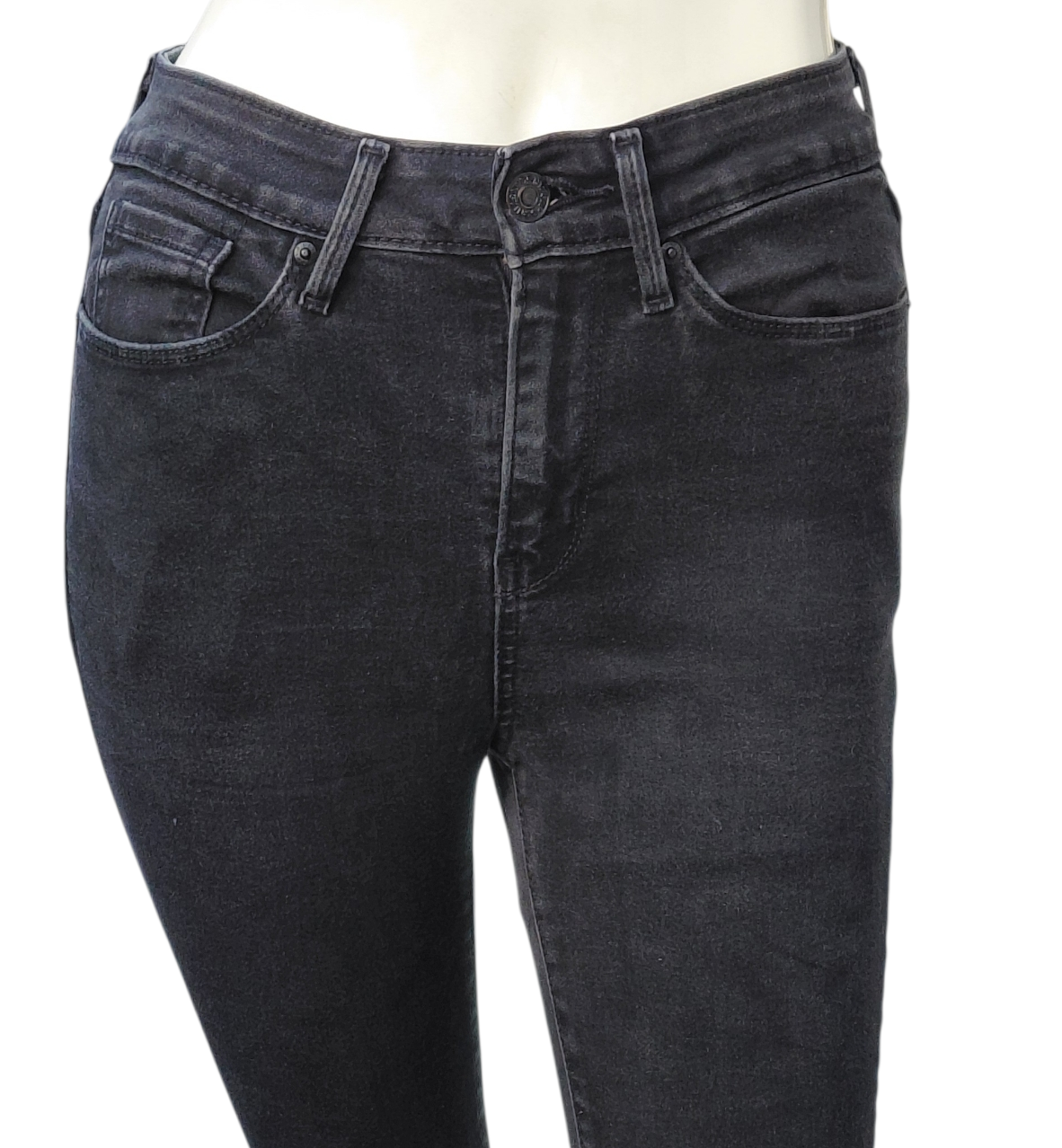 669744.....Preowned Denizen by Levi's Skinny Jeans Size 2M, 27" Inseam
