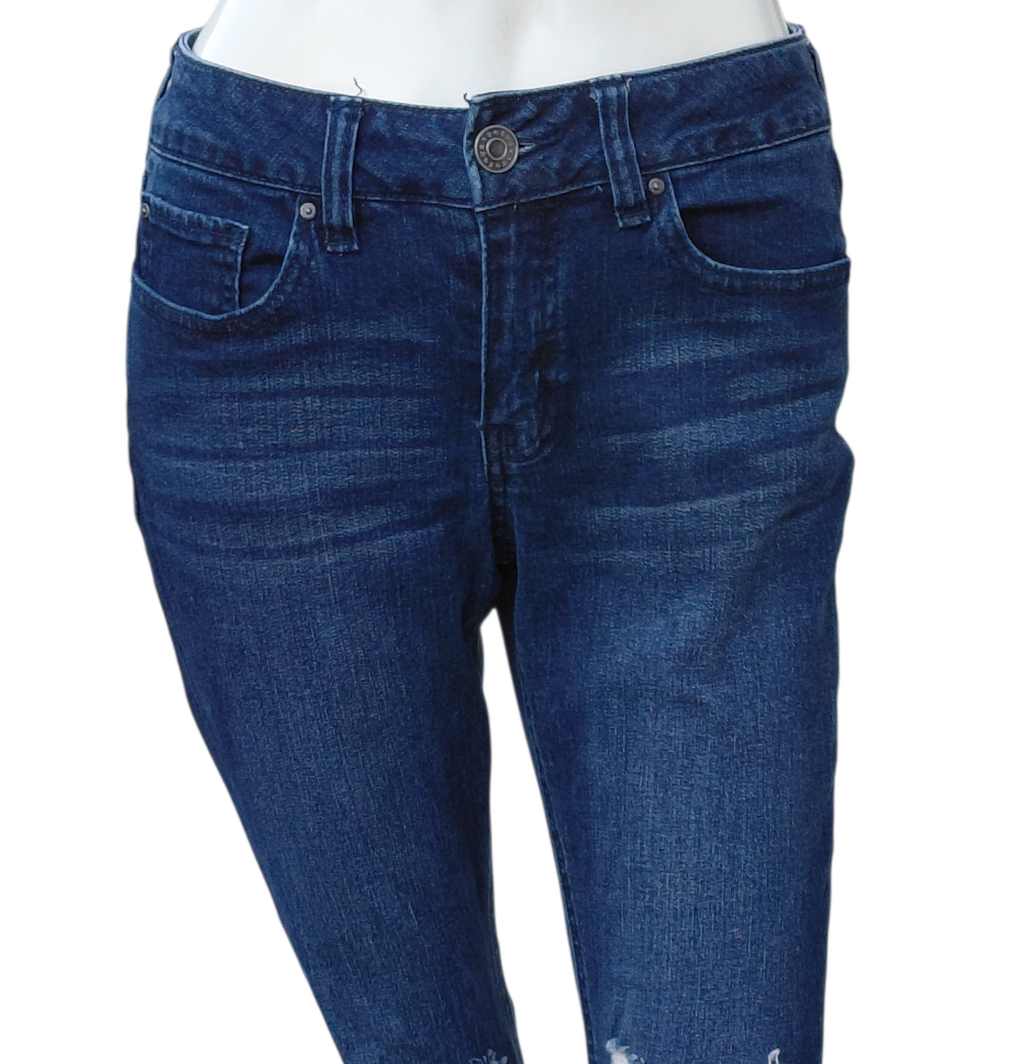 8176....Preowned Refuge Skinny Jeans Size W26"   25" Inseam, 8" Rise