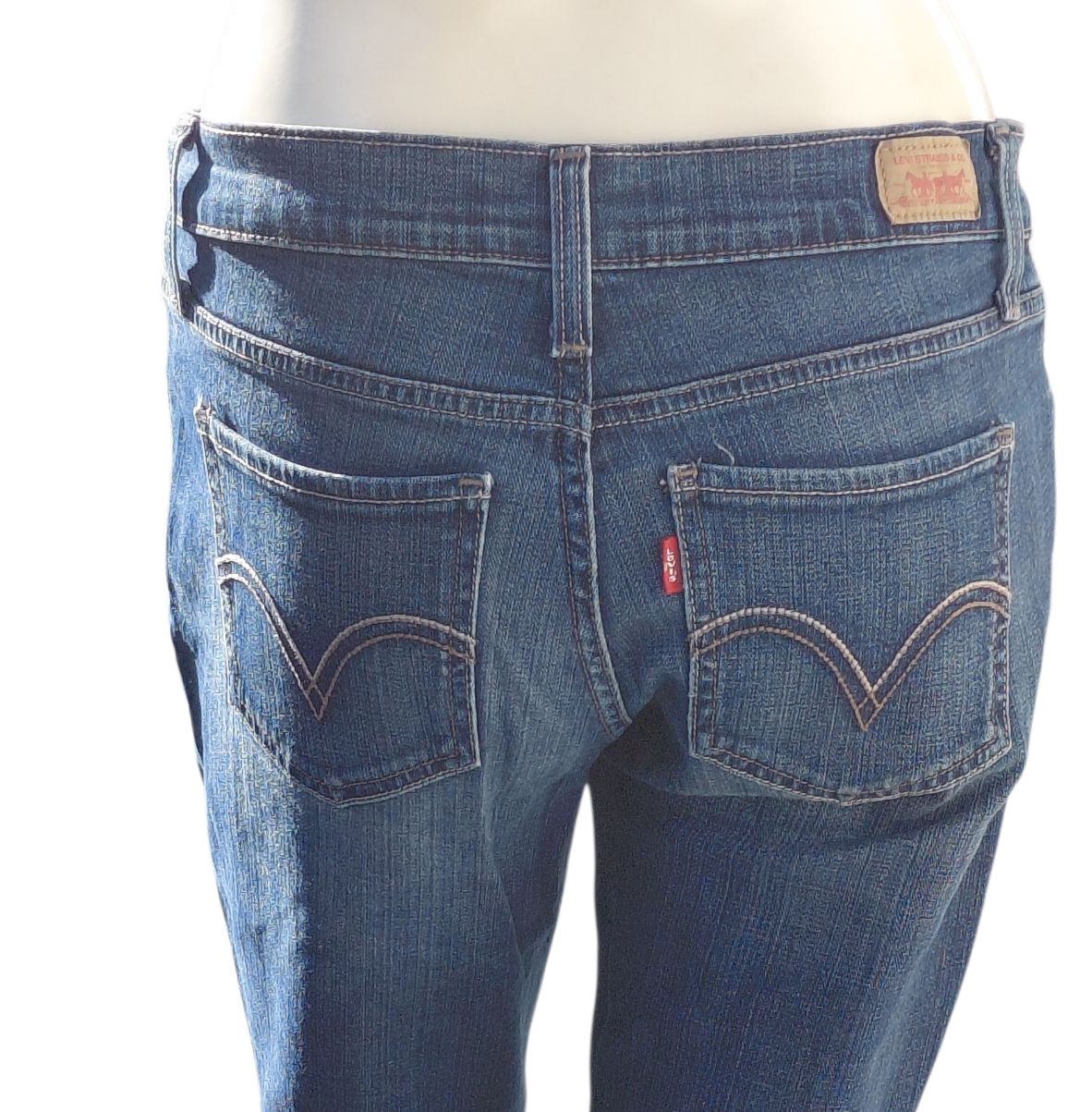 700421....Preowned Levi's Superlow Straight leg Jeans 7 S/C