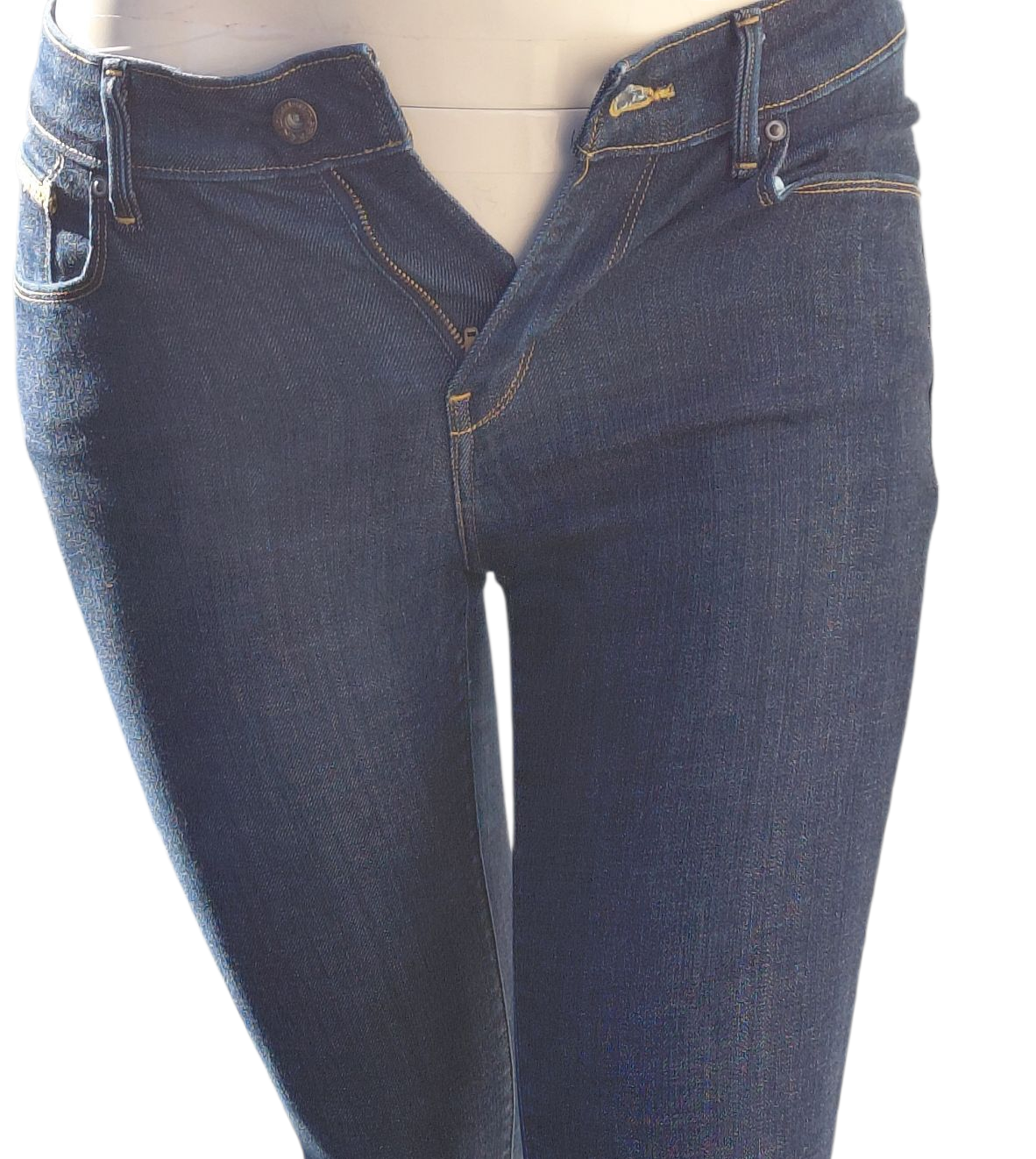 PRE-OWNED......Levi Demi Curve  Capri Jeans Size 10
