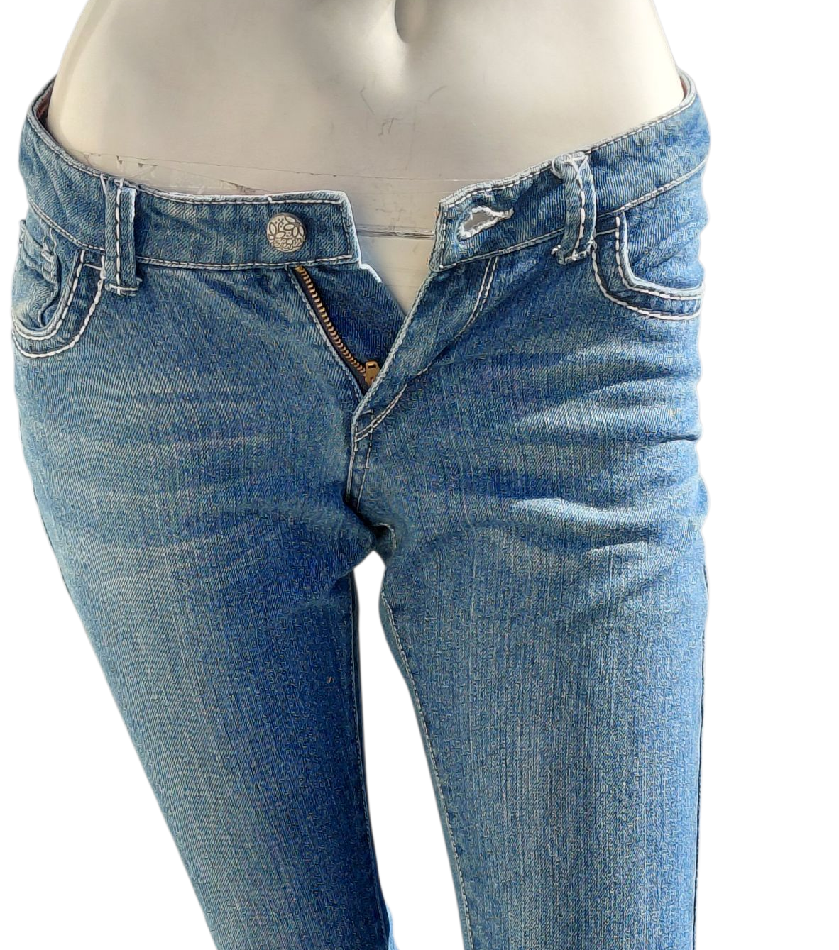 103415....PRE-OWNED......Levi Bootcut Jeans Size 16 Juniors