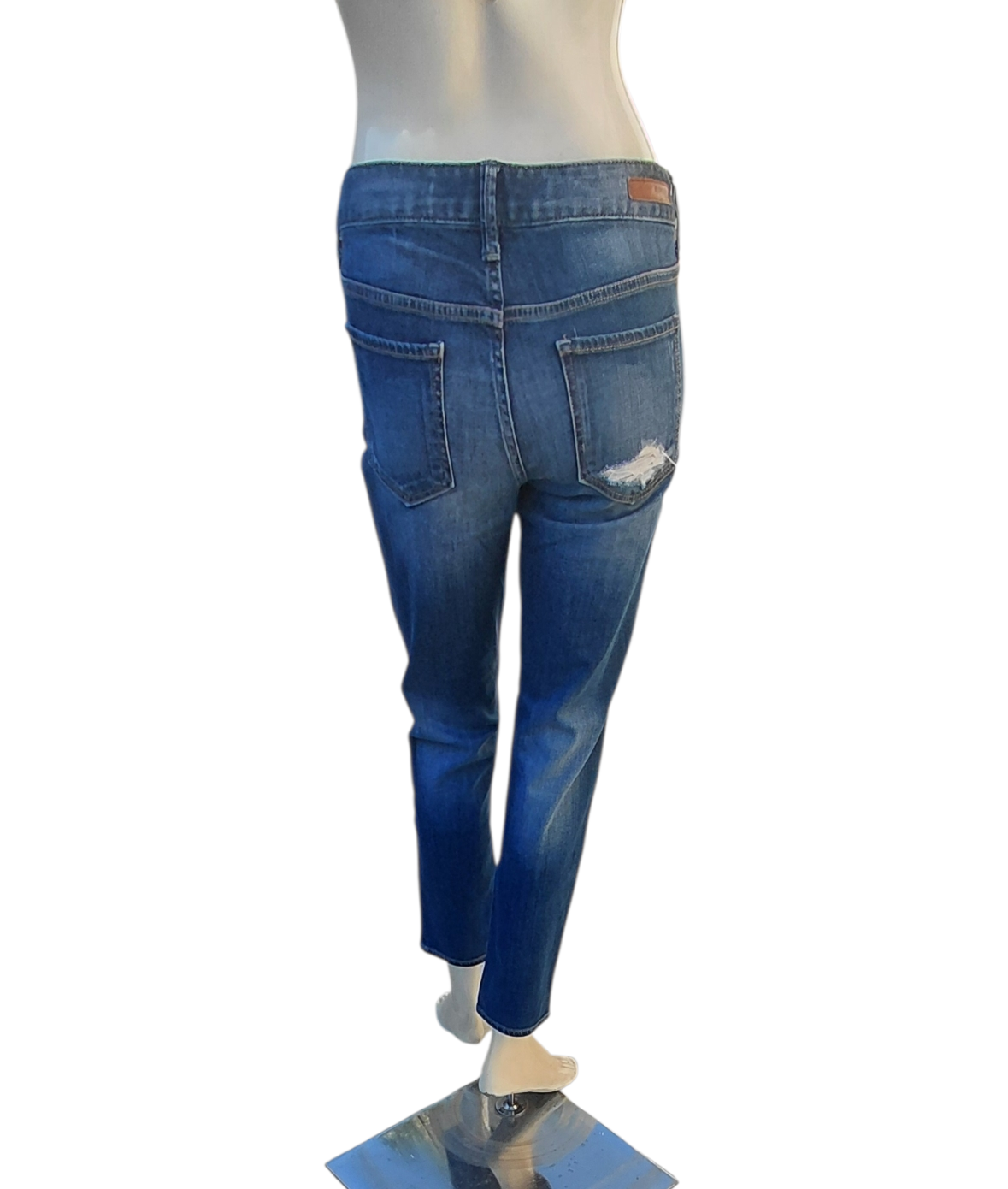 651525...Preowned Express Boyfriend Jeans Size 0, W30" 26"Inseam 8"Rise