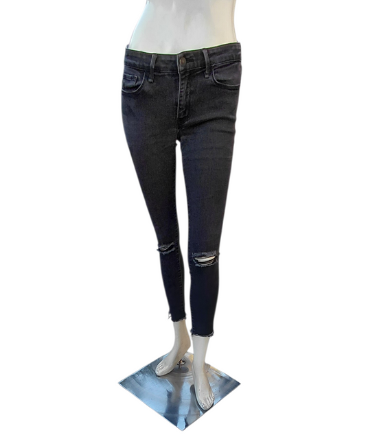 7005632.....Abercrombie Skinny Jeans Size 26/2R, 7 1/2"Rise