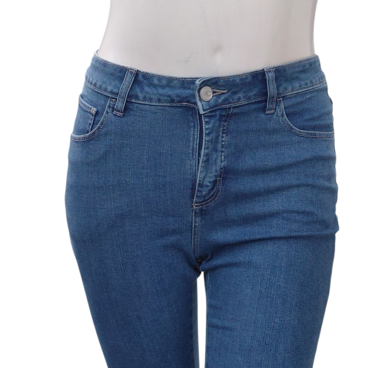 445013...Preowned Lee Straight leg Jeans Size 8 Short, W29" 28"Inseam  9 1/2"Rise
