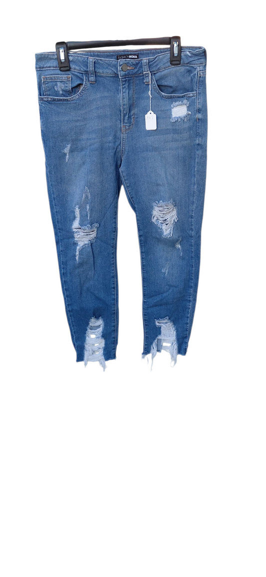 8107....Women's Preowned Fashion Nova Skinny Jeans Size 11, W28" 24"Inseam 10"Rise