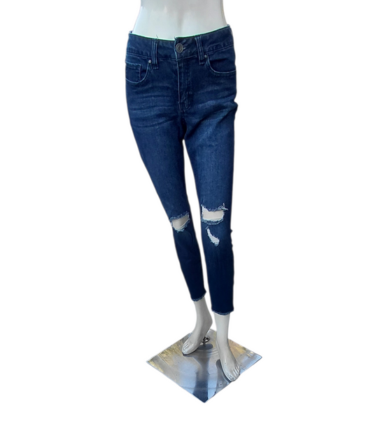 8176....Preowned Refuge Skinny Jeans Size W26"   25" Inseam, 8" Rise