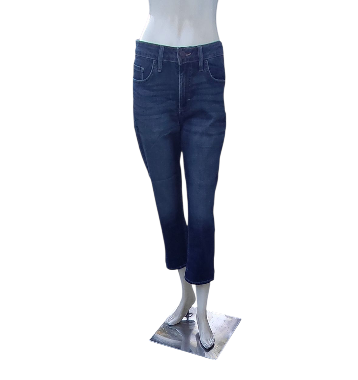 672244.....Preowned Lee Mid-Rise Capri Jeans Size 6M, W28" 22'"Inseam 9"Rise