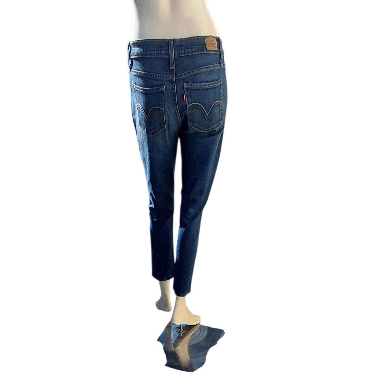700421....Preowned Levi's Superlow Straight leg Jeans 7 S/C