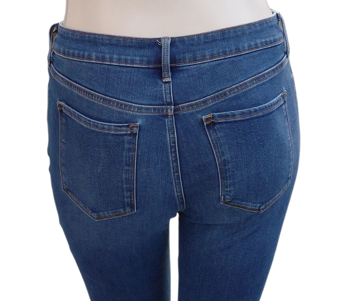 63098....Women's Preowned Old  Navy Kicker Bootcut Jeans Size 12, 35"W, 29" Inseam 9"Rise