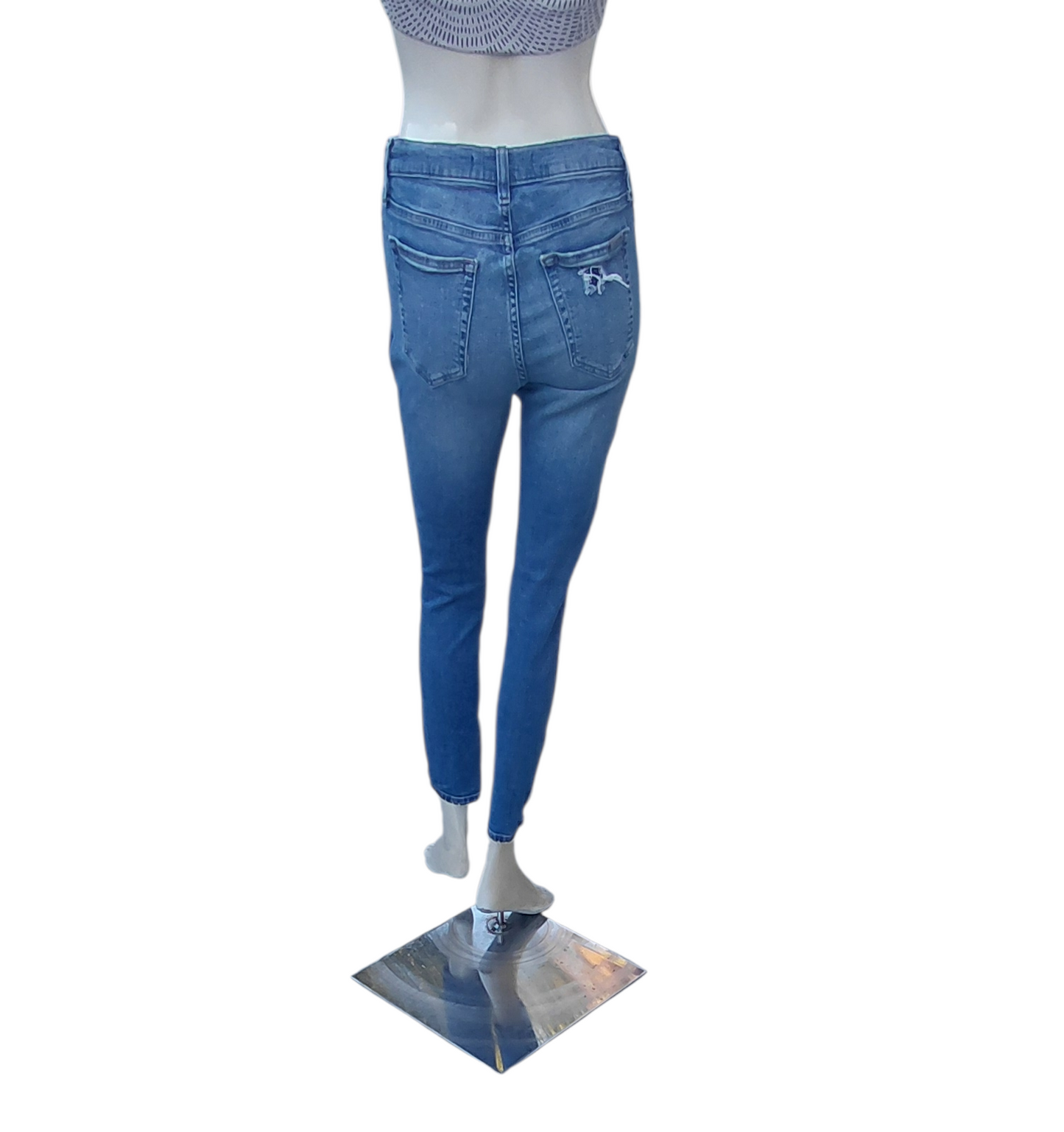 7013A...Women's Joe's Skinny Jeans Size  W28