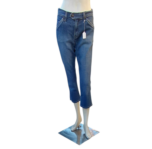 42435....Preowned Levis Strauss Crop Jeans Size Misses 4