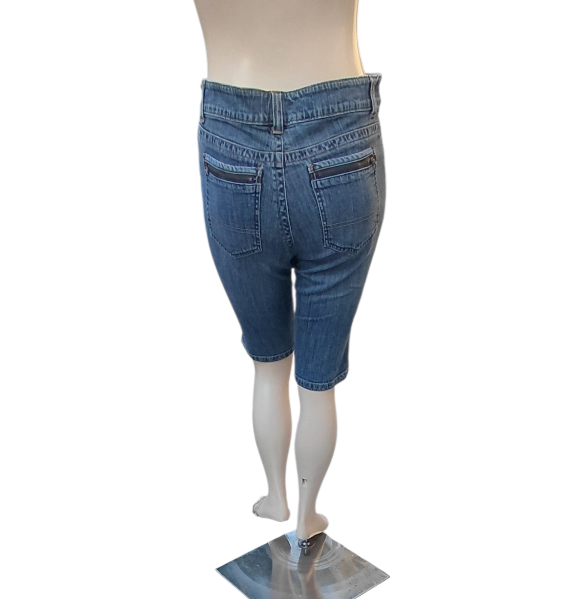 591631.....Preowned One True Fit Crop Size 16M, W34" 12"Inseam  10"Rise
