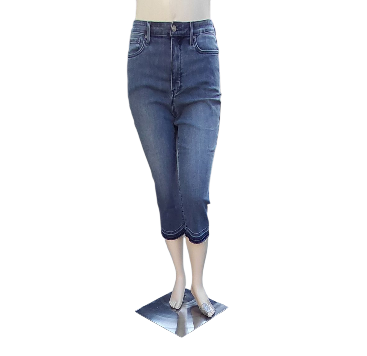 685446...Preowned Straight leg Jeans Size 12P, W30" 19 1/2"Inseam 11"Rise