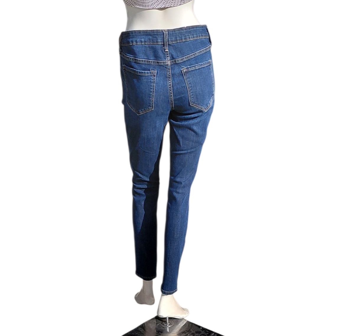 590931....Women's Preowned  Navy Rockstar Skinny Jeans Size 8, W28" 28"Inseam 9"Rise