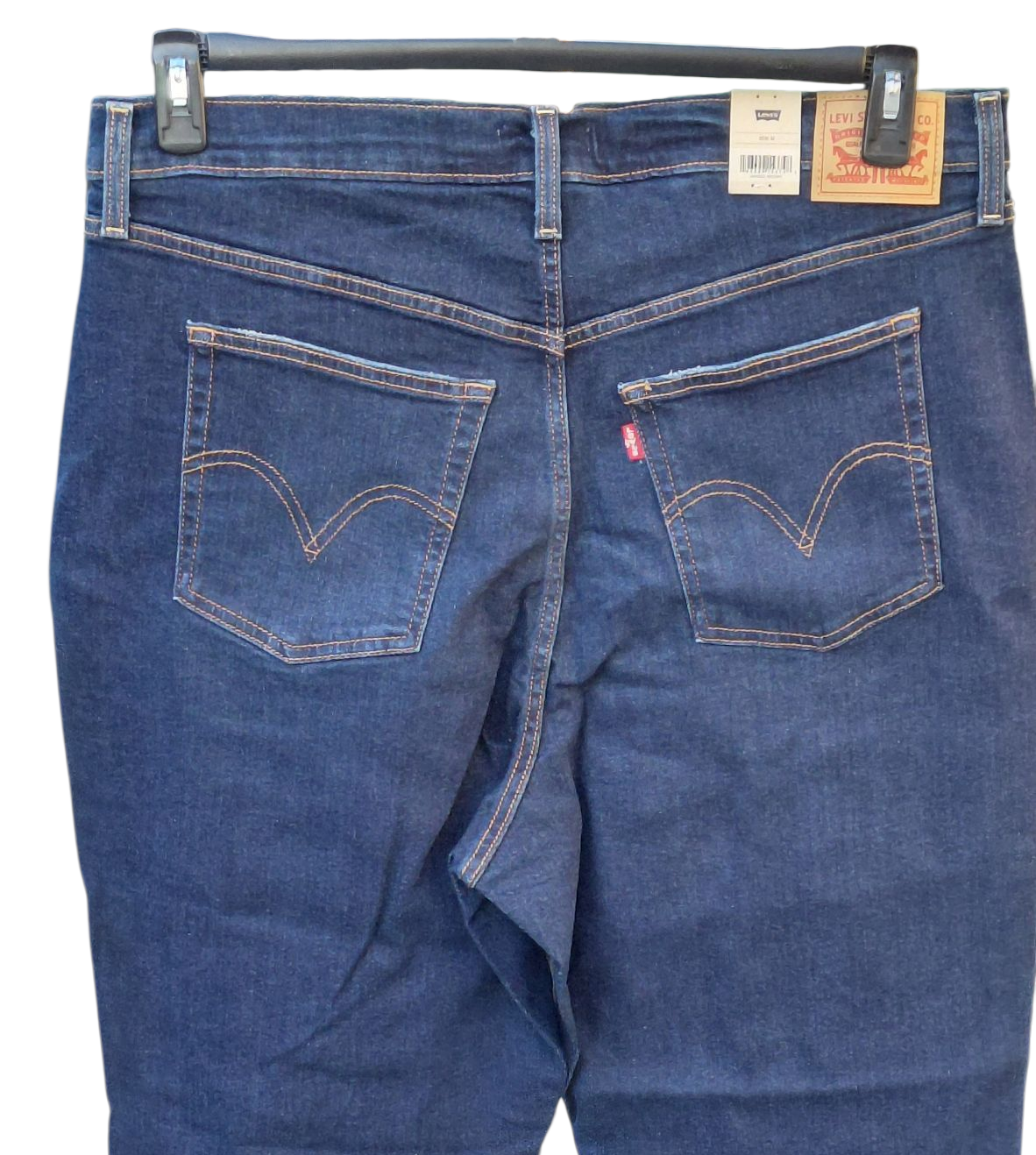 681835....NWT Levis Ribcage Straight leg Jeans Size 18W