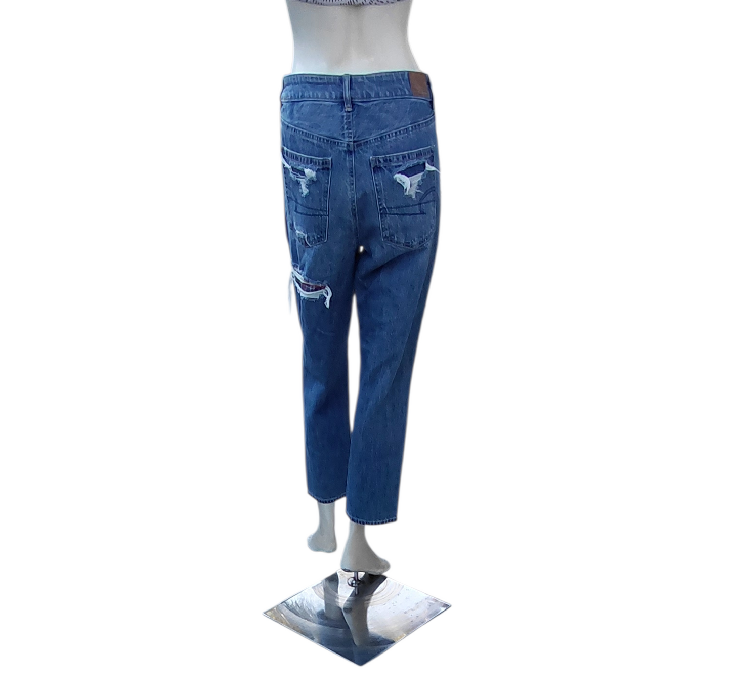 694340.....American Eagle Straight Leg Jeans 6 Short, 26"W, 24"Inseam, 10"Rise