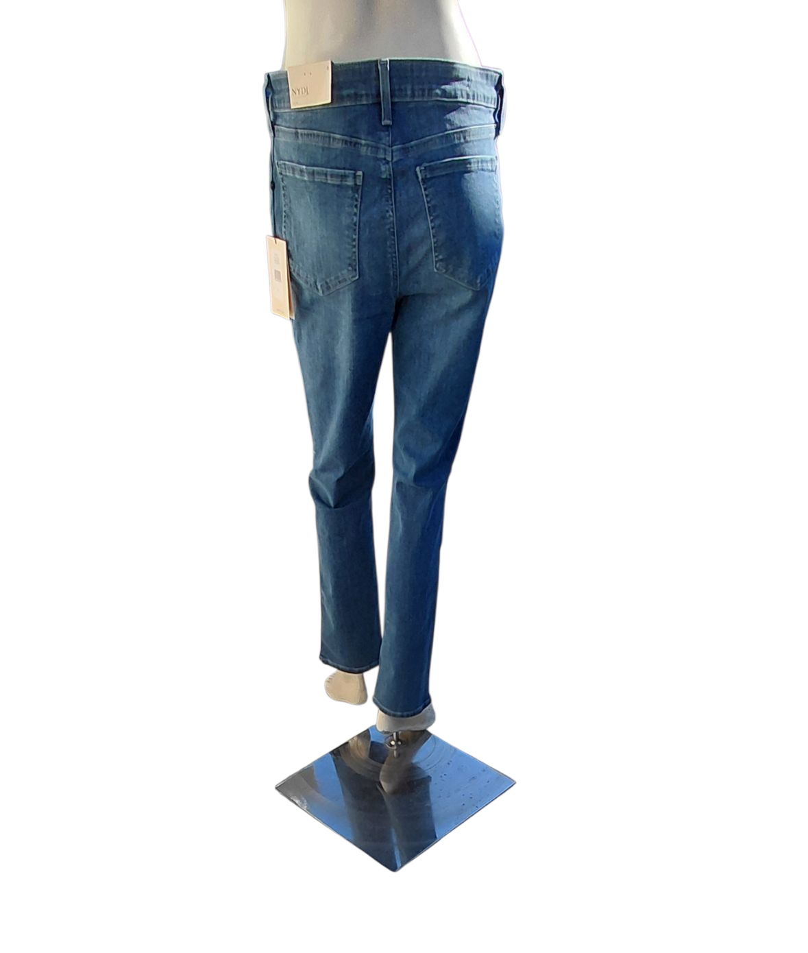 9340....Preowned NYDJ Sheri Slim Jeans Size 6