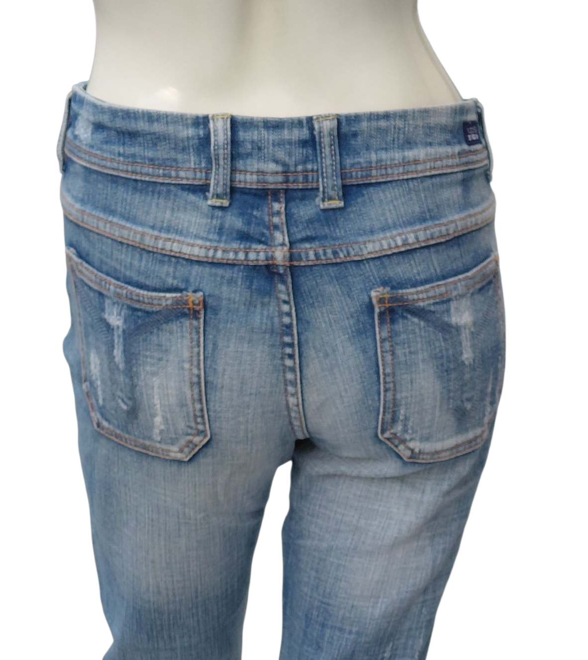 5082....Preowned Vigoss Studio Straight Leg Jeans Size W32", 31" Inseam 8 1/2" Rise