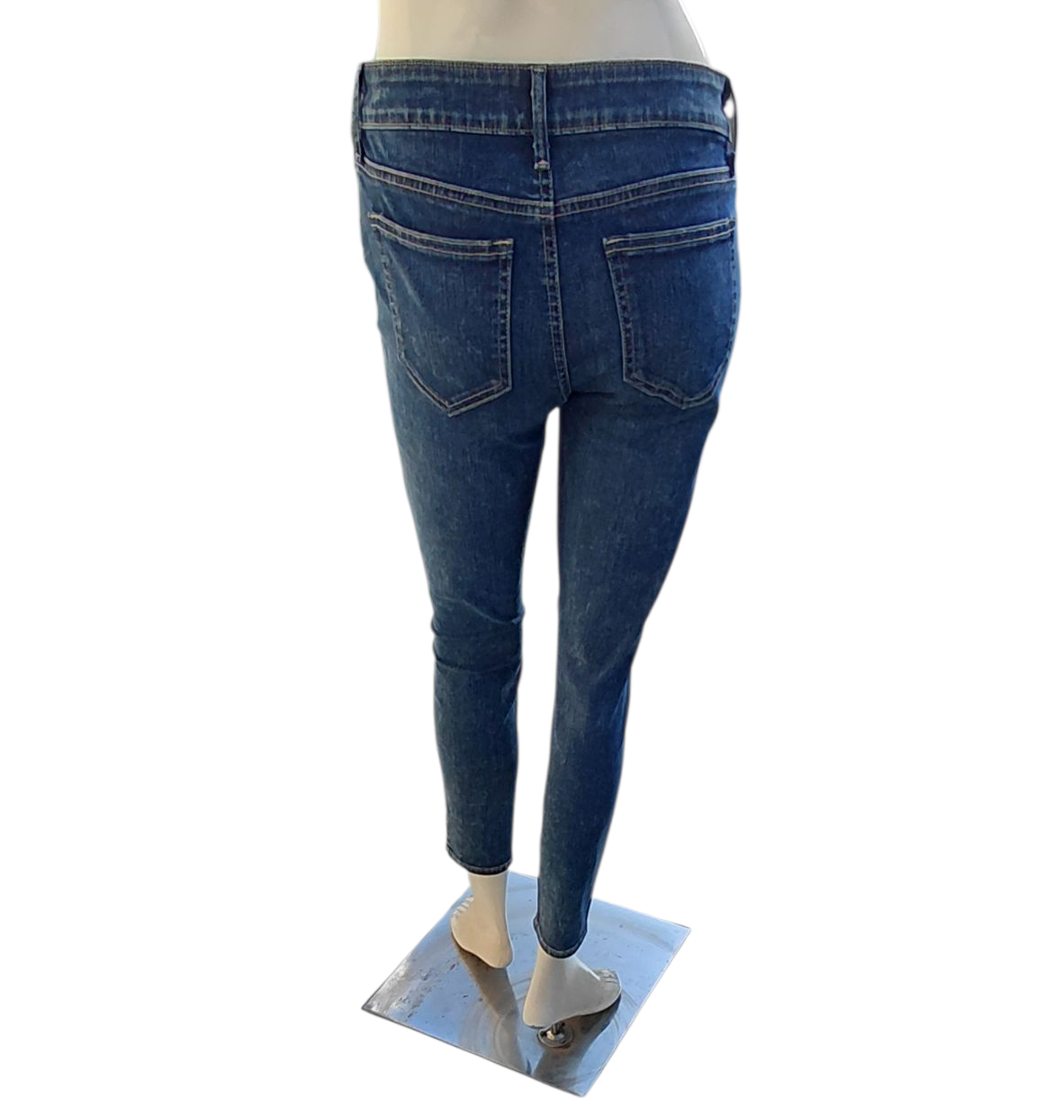 4183.....Women's Preowned by Guess Skinny Jeans Size 26, 25" Inseam 8" Rise
