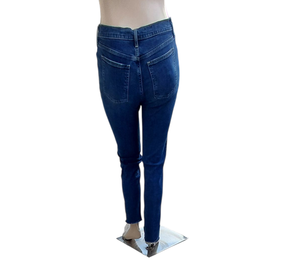 8102....Preowned Gap Skinny Jeans Size 30/10, 10" Rise