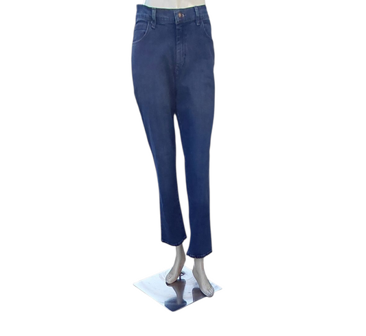 700384...Preowned Relaxed Straight leg Jeans Size 4P, W28"  27"Inseam  10"Rise