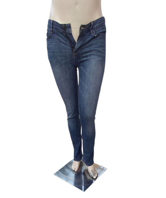 8234....Preowned Women's Eddie Bauer Jeans Size 8