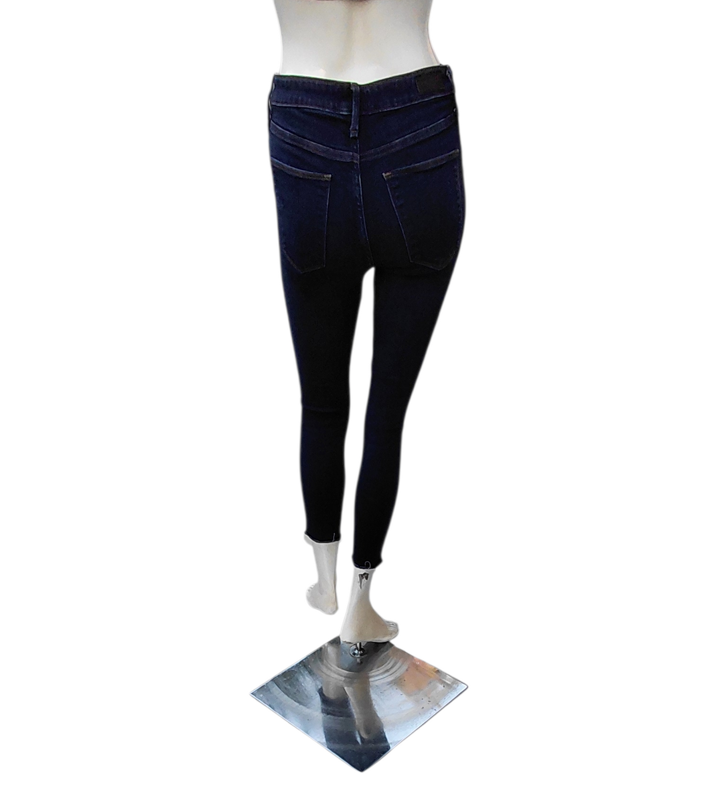 691547....Abercrombie & Fitch Skinny Jeans Size 27/4R, 10"Rise