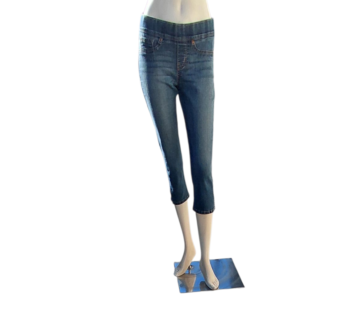 7003932...Preowned Levi Strauss & Co Pull-On Misses Size 4