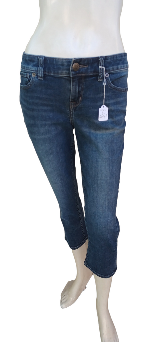 Sku 42445 PREOWNED...The Limited Crop Jeans Size 4