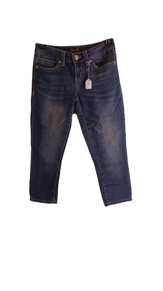 Sku 573823 PRE-OWNED......Seven7 Crop Jeans Size 4