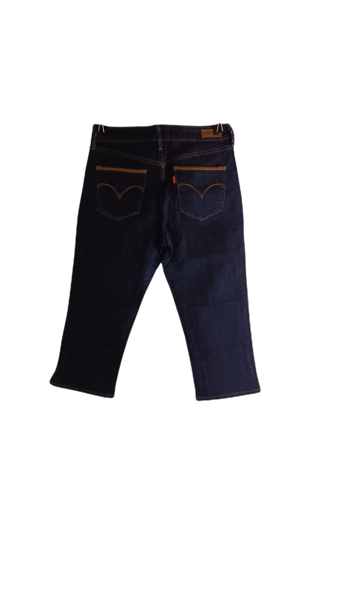 PRE-OWNED......Levi Demi Curve  Capri Jeans Size 10