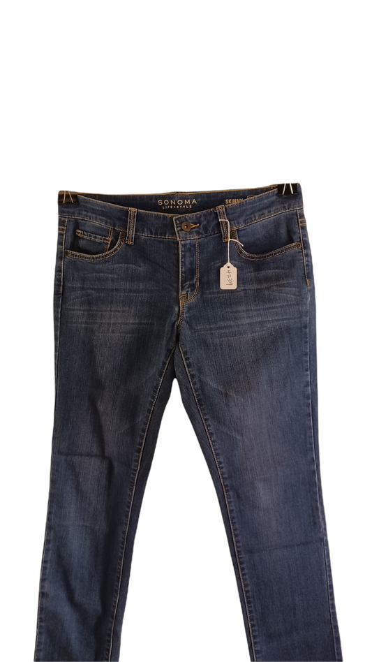 Sku 42395 PRE-OWNED......Sonoma Skinny Jeans Size 4