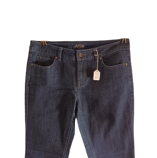 Sku 426011 PRE-OWNED.....Apt.9 Bootcut Jeans Size 10