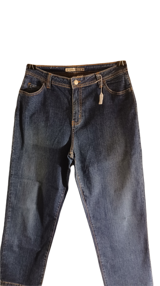 Sku 107813 PRE-OWNED......St. John's Bay Straight Leg Jeans Size 12