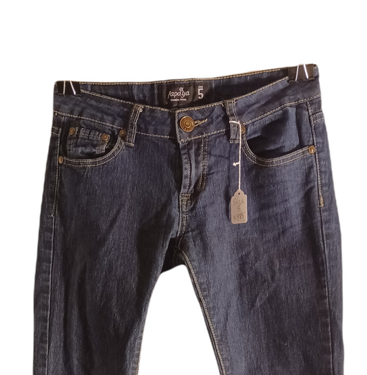 Sku 59859 PRE-OWNED....Papaya Straight Leg Jeans Size 5