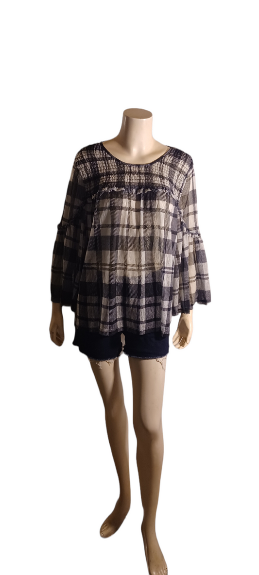 Sku 605633 PRE-OWNED....Style&Co. Black & White Top Size Large